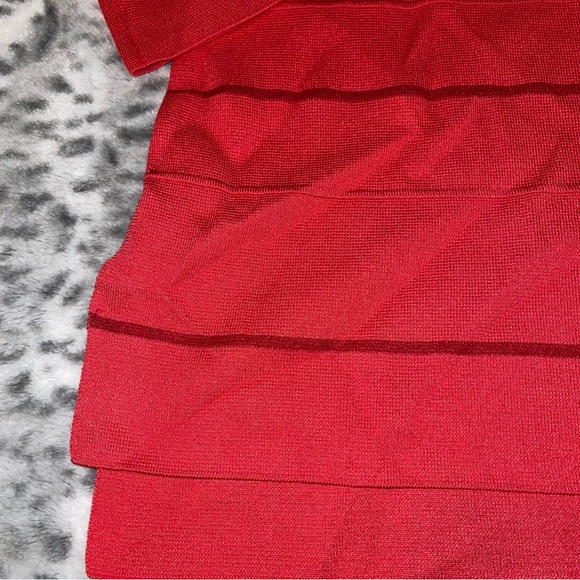 St. John Sweater - Picture 3 of 11